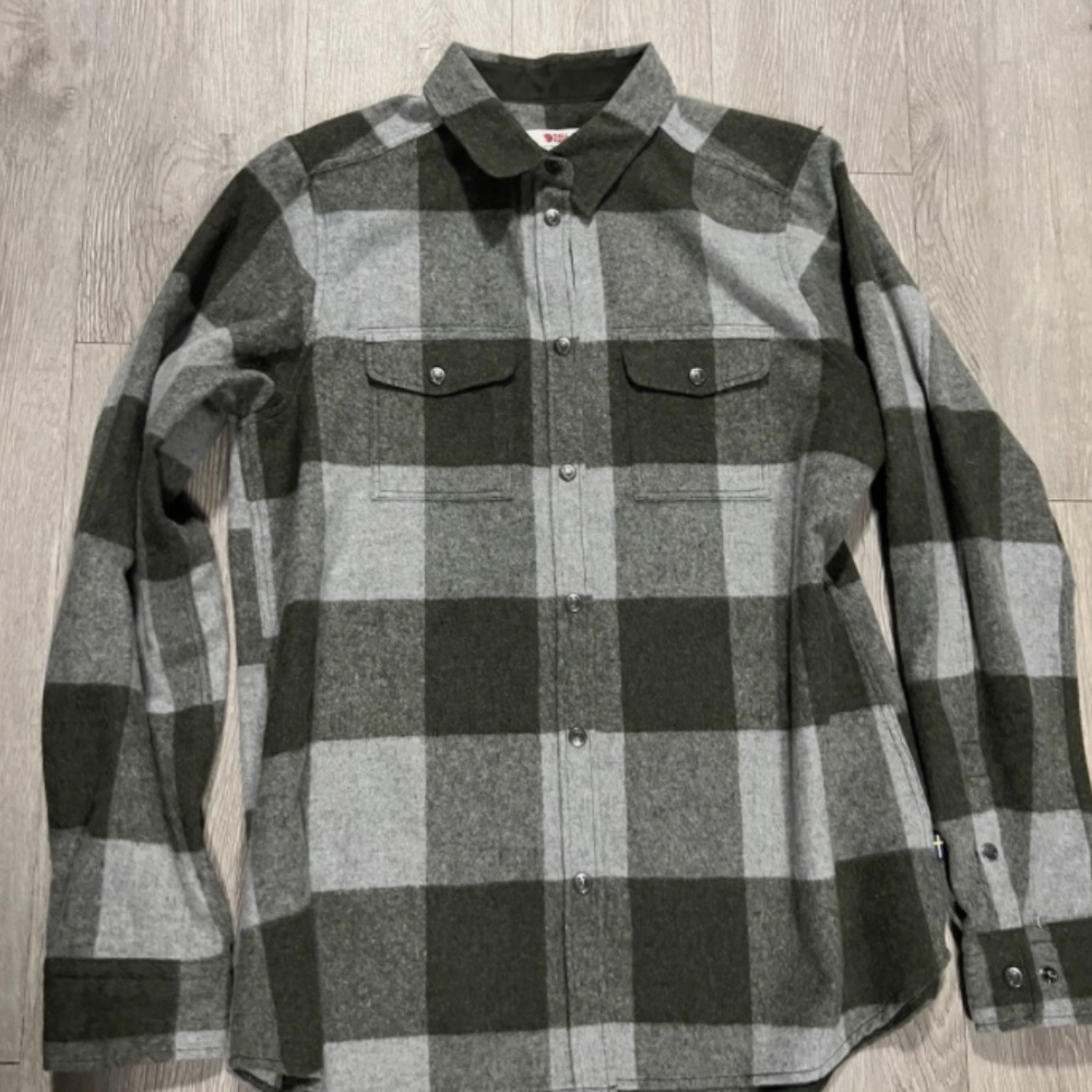 Fjallraven Canada Shirt Plaid Wool Size Medium Green/ Gray